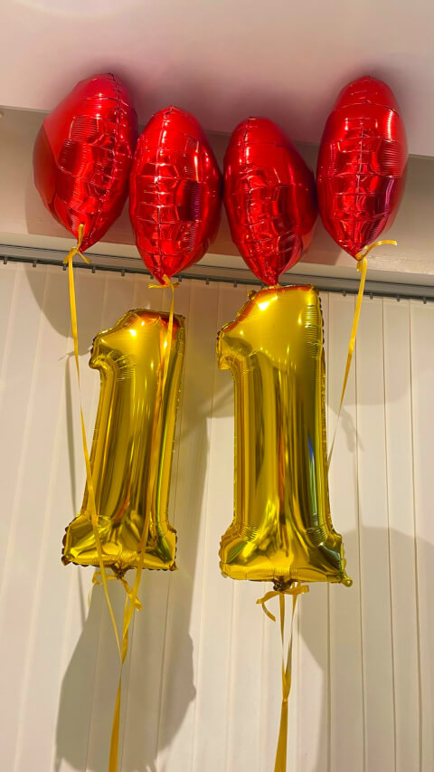 Big Bouquet à Personnaliser 2 chiffres 60Cm+3 Coeurs Rouges