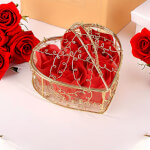 Vignette 1 Coffret métal doré avec 6 roses rouges de savon – Cadeau élégant