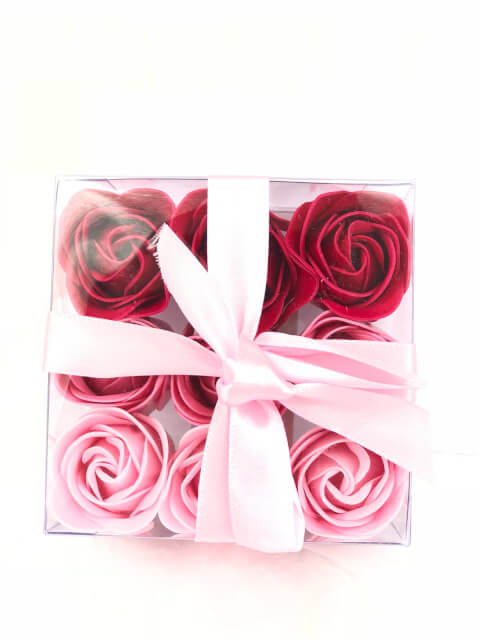 Image Coffret de 9 Roses Savons