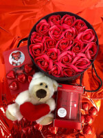 Vignette 1 Box "BIG LOVE" Big Bouquet 19 Roses Rouges de Savon + Ours Amour + Bougie Bracelet Surprise + Ballotin Coeur Chocolat By Livrer un Ballon