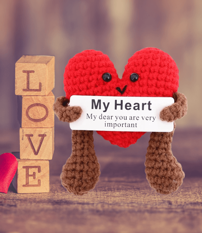 Image 1 Peluche câline en crochet en forme de cœur