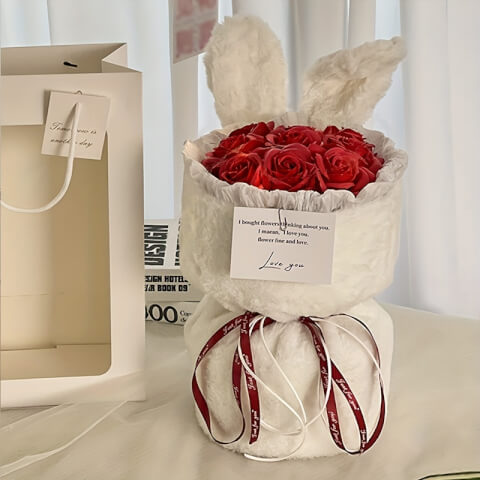 Lapin avec Roses Rouges en Savon – Cadeau Romantique et Original