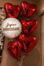 Bouquet de Ballons Hélium « Joyeux Anniversaire » – Cœurs Rouges