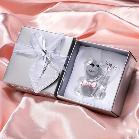 Ours en Cristal avec Rose en Verre – Un Cadeau Précieux pour un Meilleur Ami