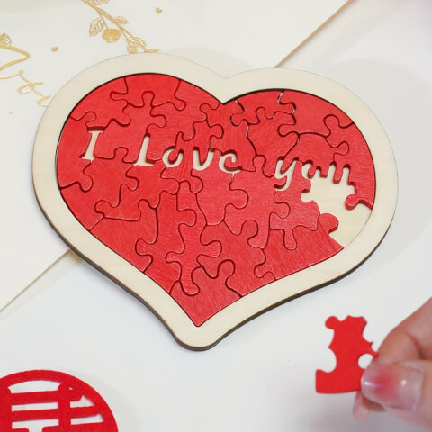 Puzzle Romantique en Forme de Cœur en Bois avec Liège
