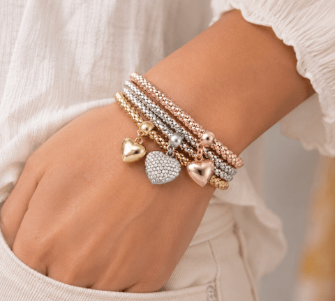Bracelet Multi-Rangs Cœurs Élégance