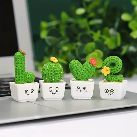 Ensemble de 4 Cactus Décoratifs en Résine – Message "Je t’aime"