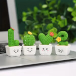 Vignette 1 Ensemble de 4 Cactus Décoratifs en Résine – Message "Je t’aime"