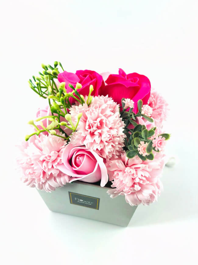 Image 2 Bouquet de Rose Savon Parme By Livrer un Ballon