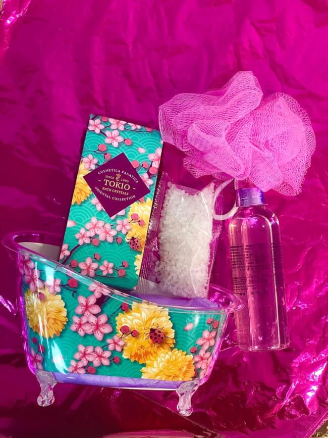 Image 2 Coffret soins relaxant,Gel Douche Senteur Rosé,Sel de Guérande,Rose de douche By Livrer un Ballon