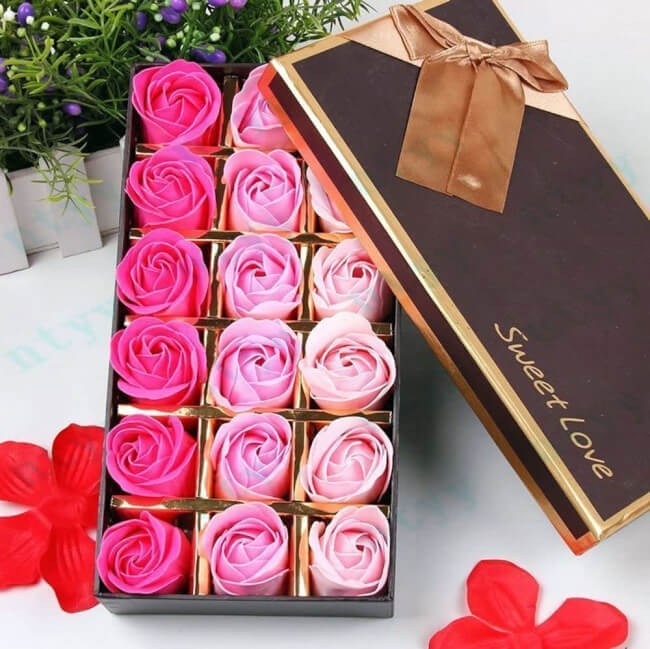 Image 2 Ballon Happy Birthday Rosé+Coffret de Rose de Savon
