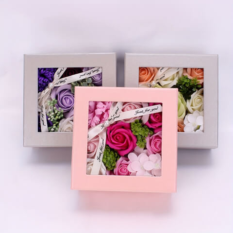 Image Coffret 9 roses de savon – Boîte cadeau élégante – Cadeau personnalisé pour toutes occasions
