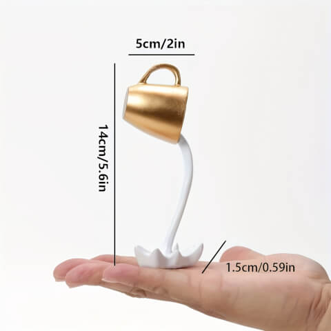 Image Tasse à café suspendue en résine –Petite Décoration moderne blanc et doré