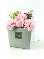Vignette 3 Ballon Happy Birthday good vibes et son bouquet de rose de savons
