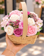 Vignette 3 Panier de Roses en Savon Rose et Blanc – Un Cadeau Plein de Tendresse