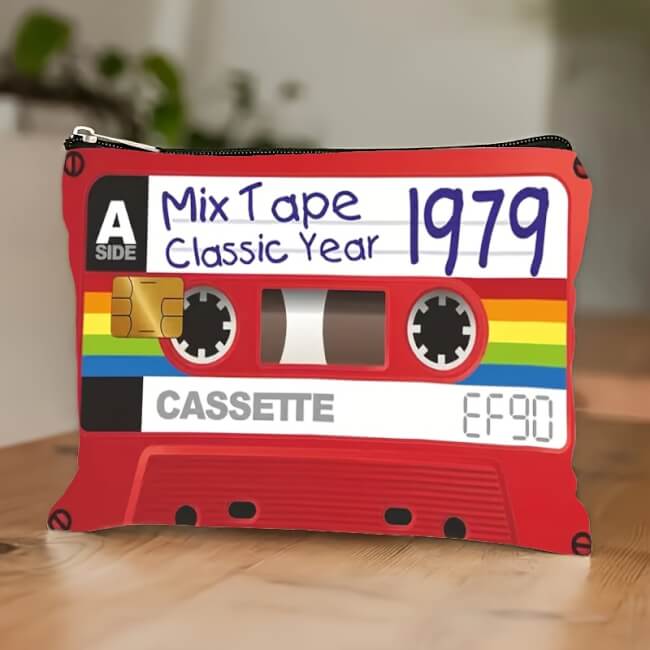Image 2 Trousse de Toilette Vintage 1979 – Cassette Rétro – Cadeau original pour toutes occasions