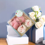 Vignette 3 Ensemble Cadeau Ourson en Serviette & Fleurs en Savon – Un coffret tendre et raffiné